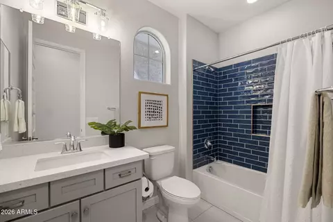 Bath - 3510 E Adobe Dr, Phoenix, AZ 85050 photo 1 of 6