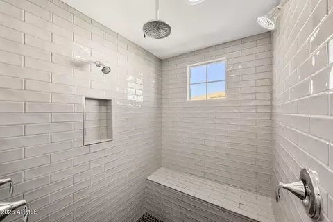 Bath - 3510 E Adobe Dr, Phoenix, AZ 85050 photo 4 of 6