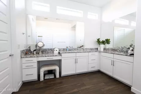 Bath - 9348 W Sells Dr, Phoenix, AZ 85037 photo 2 of 5