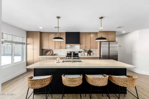 3802 E Mercer Ln, Phoenix, AZ 85028