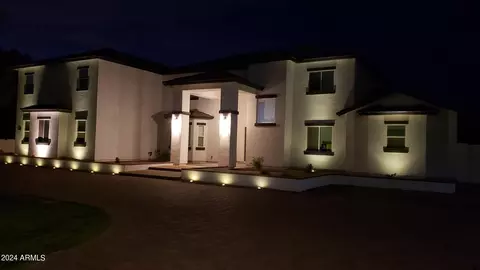 Exterior - 2060 E Quartz St, Mesa, AZ 85213 photo 6 of 7