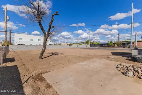 Exterior - 502 W Apache St, Phoenix, AZ 85003 photo 5 of 6