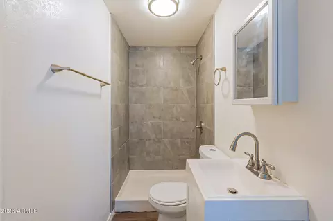 Bath - 1425 E Roosevelt St, Phoenix, AZ 85006 photo 1 of 1