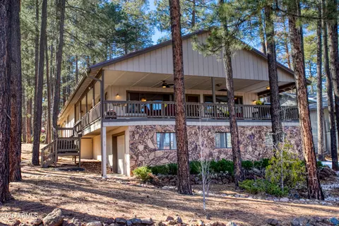 6689 Country Club Dr, Pinetop, AZ 85935