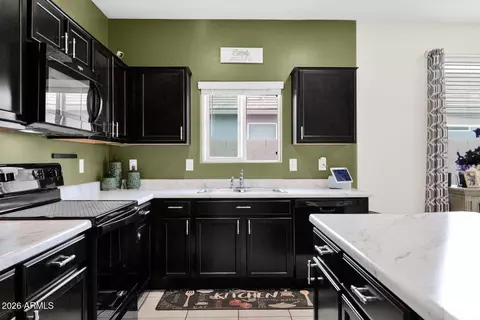 Kitchen - 1712 W Cameron Blvd, Coolidge, AZ 85128 photo 4 of 5