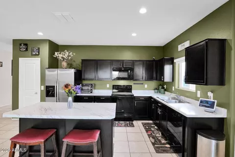 Kitchen - 1712 W Cameron Blvd, Coolidge, AZ 85128 photo 2 of 5