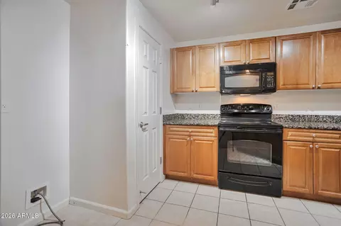 Kitchen - 1920 E Bell Rd #1006, Phoenix, AZ 85022 photo 2 of 3
