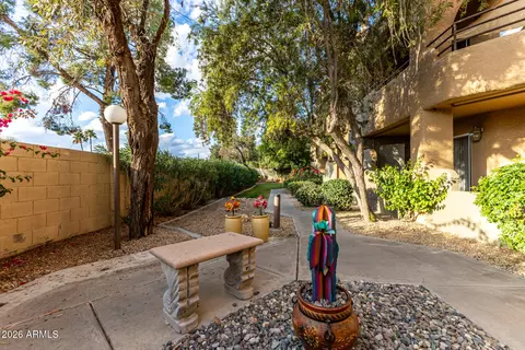 3845 E Greenway Rd #211, Phoenix, AZ 85032