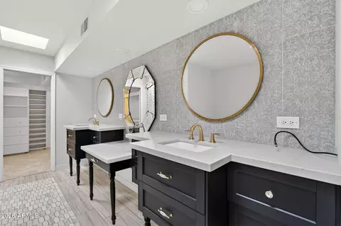 Bath - 77 E Missouri Ave #27, Phoenix, AZ 85012 photo 2 of 10