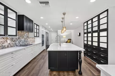 Kitchen - 77 E Missouri Ave #27, Phoenix, AZ 85012 photo 2 of 3