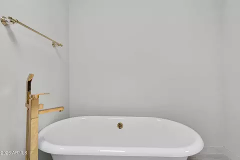 Bath - 77 E Missouri Ave #27, Phoenix, AZ 85012 photo 5 of 10