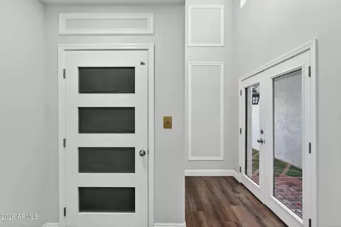 Entry Way - 77 E Missouri Ave #27, Phoenix, AZ 85012 photo 7 of 8