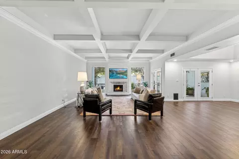 Living - 77 E Missouri Ave #27, Phoenix, AZ 85012 photo 1 of 6