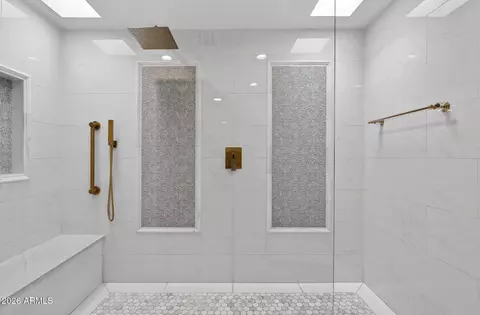 Bath - 77 E Missouri Ave #27, Phoenix, AZ 85012 photo 6 of 10