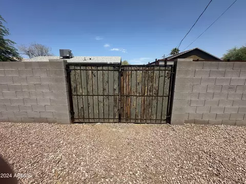 Exterior - 2616 E Southgate Ave #2, Phoenix, AZ 85040 photo 7 of 11