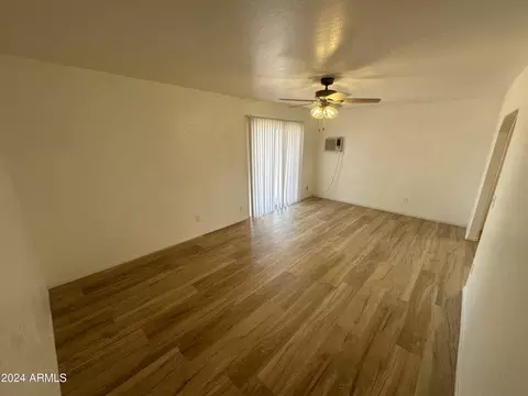 Living - 2616 E Southgate Ave #2, Phoenix, AZ 85040 photo 3 of 5
