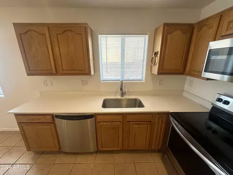 Kitchen - 2616 E Southgate Ave #2, Phoenix, AZ 85040 photo 3 of 3