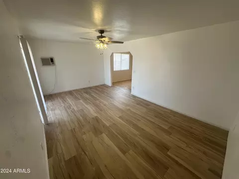 Living - 2616 E Southgate Ave #2, Phoenix, AZ 85040 photo 2 of 5