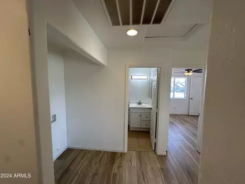 Entry Way - 2616 E Southgate Ave #2, Phoenix, AZ 85040 photo 12 of 15