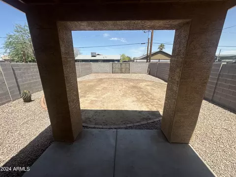 Exterior - 2616 E Southgate Ave #2, Phoenix, AZ 85040 photo 4 of 11