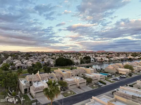 9056 W Port Royale Ln, Peoria, AZ 85381