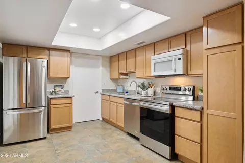 Kitchen - 4343 E Osborn Rd, Phoenix, AZ 85018 photo 1 of 1