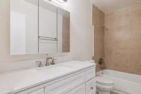 Bath - 4343 E Osborn Rd, Phoenix, AZ 85018 photo 6 of 7