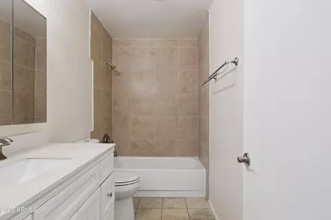 Bath - 4343 E Osborn Rd, Phoenix, AZ 85018 photo 5 of 7