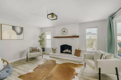 Living - 2538 N 50th St, Phoenix, AZ 85008 photo 3 of 3