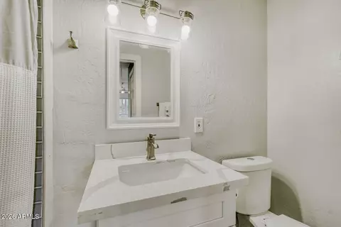 Bath - 2538 N 50th St, Phoenix, AZ 85008 photo 5 of 5