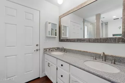 Bath - 270 E Kroll Dr, Gilbert, AZ 85234 photo 1 of 3