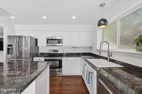 Kitchen - 270 E Kroll Dr, Gilbert, AZ 85234 photo 5 of 5