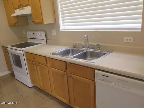 Kitchen - 3331 S Chaparral Rd, Apache Junction, AZ 85119 photo 4 of 4