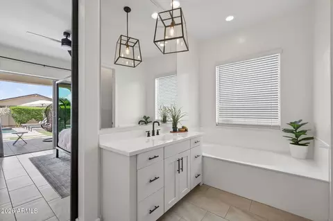 Bath - 9517 E Tungsten Dr, Mesa, AZ 85212 photo 2 of 4