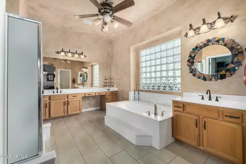 Bath - 1527 N Steele --, Mesa, AZ 85207 photo 2 of 5