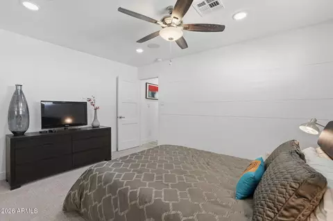 Bedroom - 5149 N 34th St, Phoenix, AZ 85018 photo 8 of 8