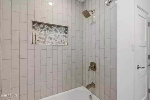 Bath - 5149 N 34th St, Phoenix, AZ 85018 photo 9 of 9