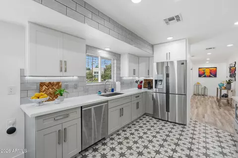 Kitchen - 5149 N 34th St, Phoenix, AZ 85018 photo 1 of 6