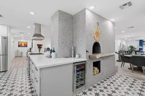 Kitchen - 5149 N 34th St, Phoenix, AZ 85018 photo 5 of 6