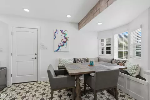 Dining - 5149 N 34th St, Phoenix, AZ 85018 photo 1 of 4