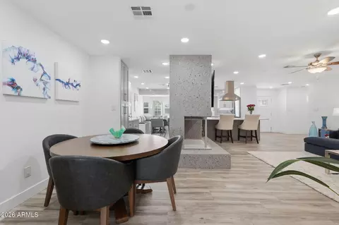 Dining - 5149 N 34th St, Phoenix, AZ 85018 photo 3 of 4