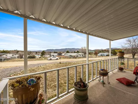 18420 S Frontier Rd, Peeples Valley, AZ 86332