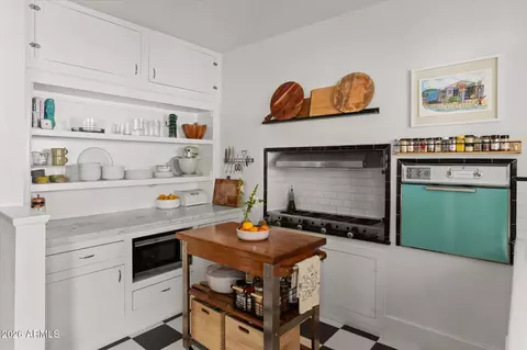 Kitchen - 1348 E Fillmore St, Phoenix, AZ 85006 photo 2 of 6