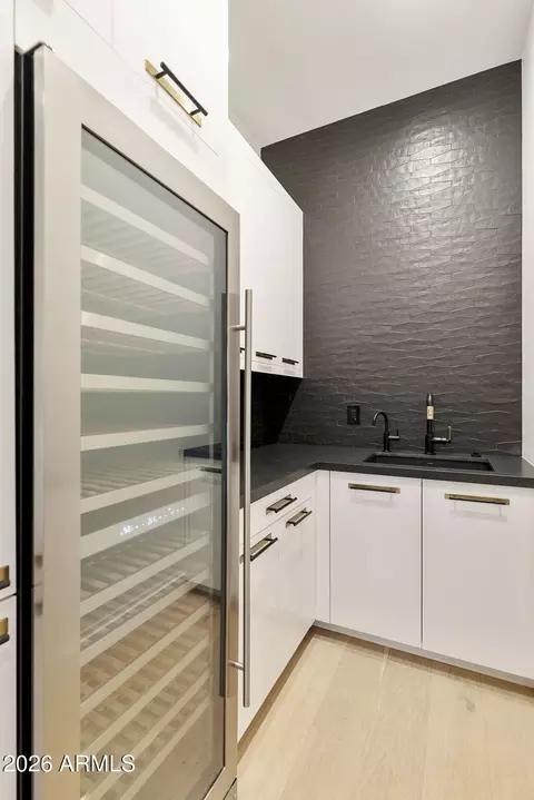 Kitchen - 3035 E Coolidge St, Phoenix, AZ 85016 photo 4 of 6