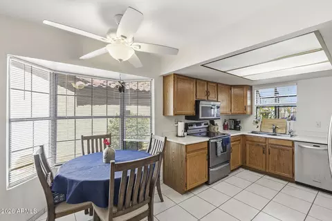 12238 S Shoshoni Dr, Phoenix, AZ 85044