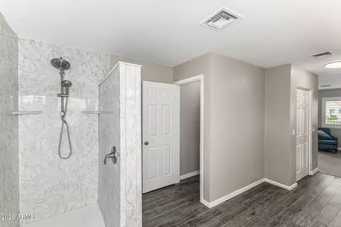 Bath - 3348 E Glenhaven Dr, Phoenix, AZ 85048 photo 5 of 6