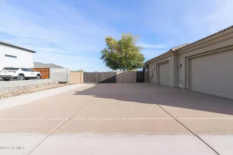 Exterior - 40927 N 3rd Ave, Phoenix, AZ 85086 photo 16 of 21