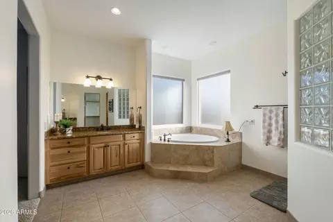 Bath - 40927 N 3rd Ave, Phoenix, AZ 85086 photo 3 of 7