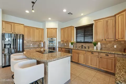Kitchen - 40927 N 3rd Ave, Phoenix, AZ 85086 photo 3 of 6