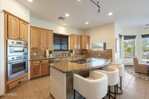 Kitchen - 40927 N 3rd Ave, Phoenix, AZ 85086 photo 4 of 6
